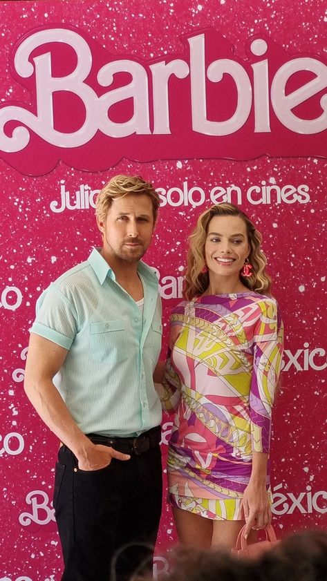 aidan on Twitter: "barbie and ken are back at it today. https://t.co/cO9oqQLDeo" / Twitter Ryan Gosling Barbie, Barbie Barbie Movie, Margot Robbie And Ryan Gosling, Barbie Movie Aesthetic, Ken Outfits, Barbie Premiere, Barbie Margot Robbie, Aesthetic Barbie, Son Outfits