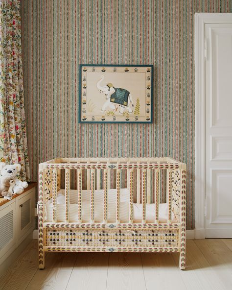 I can’t get over how charming this nursery is! The bespoke crib by @mariecarolinewillms showcases incredible attention to detail and love. Paired with our vibrant Flurry wallpaper in Multi, this space comes alive, creating a cozy haven bursting with personality. It’s clear that Flurry has found its perfect home with you, @norabeckershaus ! 🌈✨ What do you think of this delightful design? Let me know in the comments! #nurseryinspiration #interiordesign #homedecor Crib Design, Pink Crib, Sweet Nursery, Kid Bedroom, Nursery Inspiration, Baby Crib, Kid's Rooms, Perfect Home, Baby Cribs