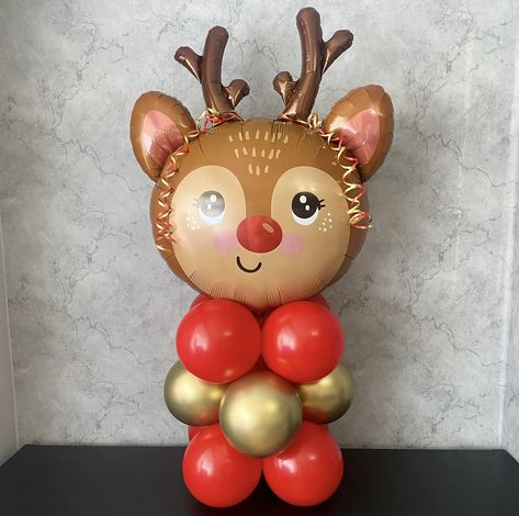 Balloon Bouquet Christmas, Christmas Balloon Bouquets, Kids Table Christmas, Reindeer Balloon, Christmas Sweet Table, Balloon Table Centerpieces, Church Christmas Party, Christmas Party Crafts, Christmas Balloon Decorations