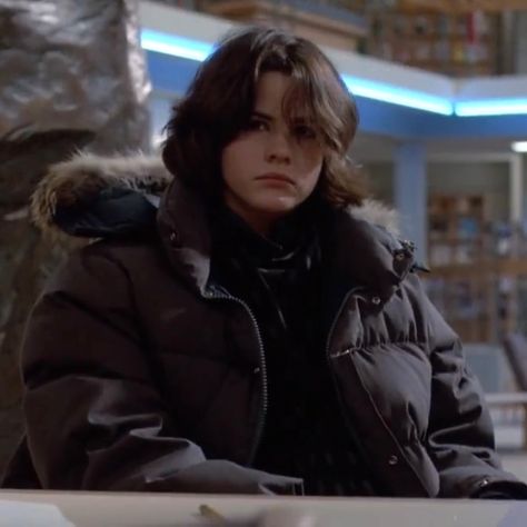 Ally Sheedy Breakfast Club, Allison Breakfast Club, Ally Sheedy, Breakfast Club Movie, Brat Pack, Club Hairstyles, Kids Mood, Clubbing Aesthetic, 80s Movies