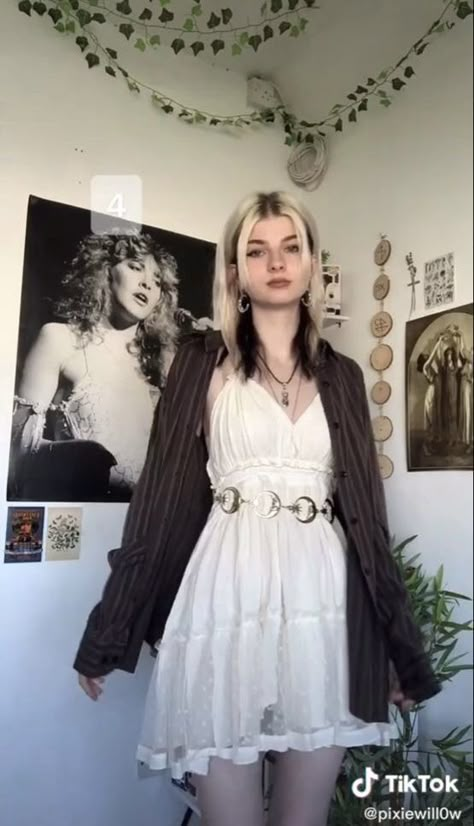 Dark Fairy Core Aesthetic, Nature Inspired Outfits, Alt Academia, Living In The Woods, Clothes Room, Witchy Outfits, Fairy Grunge Aesthetic, Clothes Board, Cottagecore Outfits