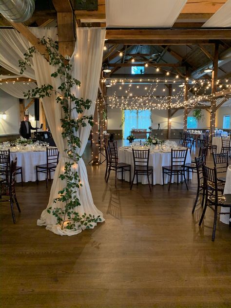 Wedding Decor Inspiration Indoor, Wedding Venue Small Indoor, Pole Decorations Ideas Wedding, Wedding Different Ideas, Low Ceiling Wedding Reception, Lord Of The Rings Wedding Colors, Wedding Reception Lighting Indoor, Wedding Inspo Indoor, Wedding Venues Indoor Receptions