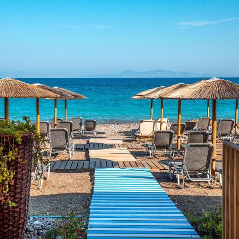 Wipe away those winter blues and book RHODES - an absolutely beautiful destination.. 🏝️ 🇬🇷5-Star ULTRA ALL INCLUSIVE Beachfront Hotel in Rhodes. 2025 From Only £722pp🇬🇷 🥂Located just footsteps from the magnificent mixed sand and pebble beach of Ixia, Akti Imperial Deluxe Resort & Spa spans an impressive 42,000 square metres. This ultra-all-inclusive, modern, 5 star historical hotel offers a private beach and stunning sea views, creating the perfect setting for an unforgettable vacation in ... Beachfront Hotels, Private Beach, Pebble Beach, Winter Blues, Resort Spa, Rhodes, Hotel Offers, Beautiful Destinations, All Inclusive