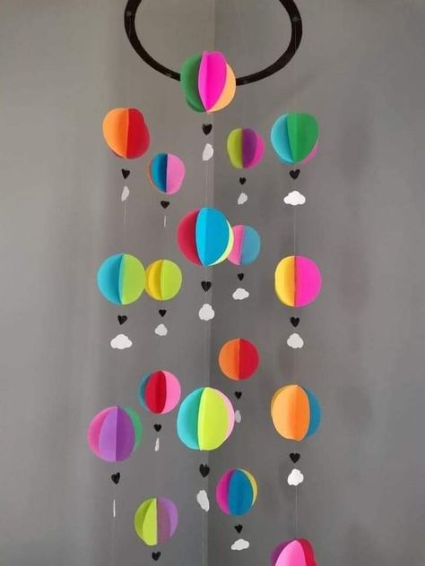 How To Make A Mobile Diy, Paper Mobile Diy, Baby Mobile Diy, Homemade Mobile, Mobile Diy, Crafts To Do When Your Bored, Balloon Mobile, School Kids Crafts, Diy Baby Mobile