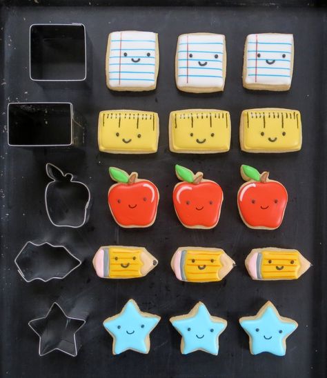 Back To School Tic-Tac-Toe Cookies | Melissa Joy Cookies Teacher Cookies, Back To School Cookies, School Cookies, School Cake, Sugar Cookie Royal Icing, Sugar Cookie Ideas, Shaped Cookies, Cookie Tutorials, Sugar Cookie Designs