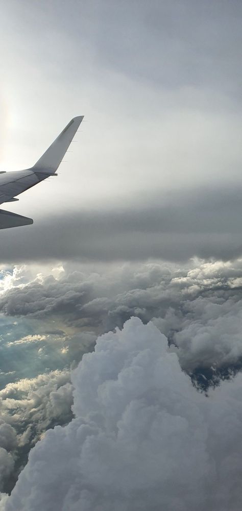 Airplane Lockscreen, Aviation Wallpaper, Plane Wallpaper, Airplane Aesthetic, Airplane Wallpaper, Airport Aesthetic, Aviation World, Airplane Photography, Iphone Wallpaper Sky