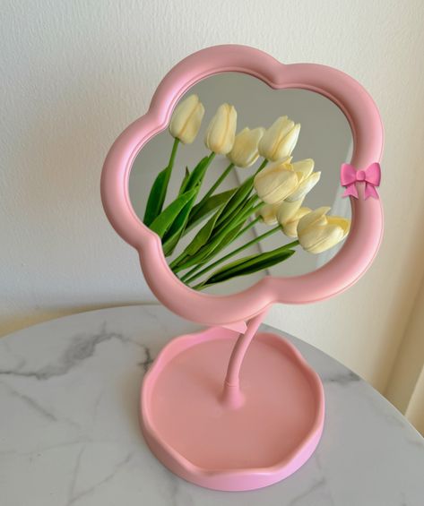 Flower mirror aesthetic💐 #thatgirl #ａｅｓｔｈｅｔｉｃ #flora #vibes #pink Cermin Aesthetic, Thatgirl Aesthetic, Table Aesthetic, Mirror Aesthetic, Flower Mirror, Aesthetic Mirror, Flower Table, Table Mirror, Table Flowers