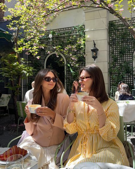 brunch dates best dates🌸☕️ - - Spring aesthetic, spring outfit inspo, spring outfit ideas, nyc cafe, spring vibes, Pinterest girls, Pinterest outfit inspo Spring Cafe Aesthetic, Brunch Date Aesthetic, Outfit Ideas Nyc, Spring Cafe, Best Dates, Nyc Cafe, Outfit Inspo Spring, Brunch Dates, Brunch Date