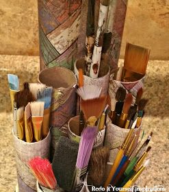 Redo It Yourself Inspirations : Paint Brush Holder: Recycled Paper Rolls Painting Organization, Diy Brush Holder, Paint Brush Holder, Art Studio Storage, Craft Room Signs, Decorated Paper, Paint Accessories, Craft Challenge, Paint Brush Holders