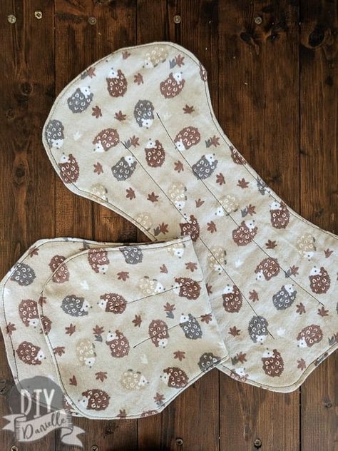 Burp Pads Pattern, How To Make Burp Cloths, Diy Burp Cloths Flannel, How To Make Burp Cloths Diy, Flannel Burp Cloths Diy, Burb Cloth Pattern, Burp Cloths Pattern, Diy Burp Cloths, Flannel Diy