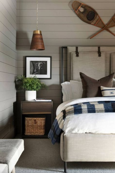 See this stunningly beautiful lakeside summer escape on Upper Gull Lake Bedroom Schemes, Dark Masculine, Classic Rooms, Modern Southwestern, Gull Lake, Southwestern Pillow, Lakeside Cabin, Summer Escape, Cottage Bedroom