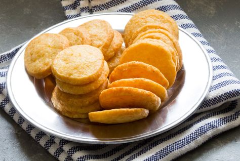 Southern cooks make slice-and-bake cheese wafers for all occasions - The Boston Globe Cheese Wafers Recipe, Wafers Recipe, Cheese Wafers, Bake Cheese, Super Bowl Snacks, Recipe Rice, Cheese Straws, Cheese Cookies, Popular Snacks