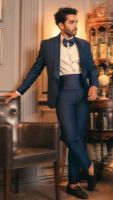 charming blue suit with a bow tie for a cocktail attire Groom Cocktail Attire, Cocktail Men Outfit, Cocktail Outfit Men’s, Suit With Bow Tie, Engagement Suits, Best Wedding Suits For Men, Suit For Man, Cold Wedding, Cocktail Suit