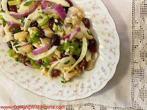 Baccala` Salad: a very simple salad for your Christmas Eve dinner as well as on Good Friday. So easy and so good! Bacalao Salad, Baccala Salad, Recipes With Ingredients, Simple Salad, Christmas Eve Dinner, Fish Salad, Italian Salad, Cooking Channel, Recipe For Mom