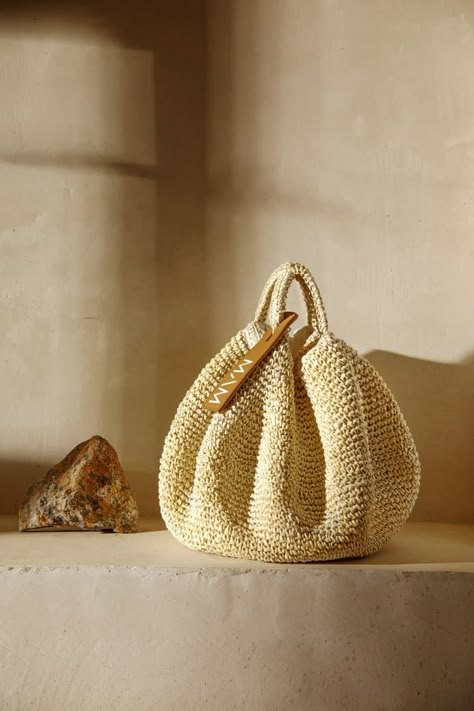 Sustainable Bag, Crochet Bags Purses, Raffia Bag, Handbags Fashion, Basket Bag, Crochet Purses, Crochet Handbags, Bag Handle, Knitted Bags