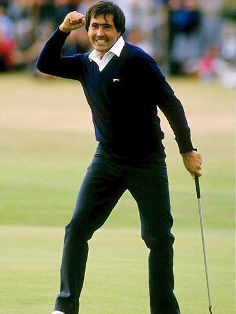 Seve Ballesteros (1957 - 2011) Hall of Fame Professional Golfer. A natural talent compared to Arnold Palmer and Jack Nicklaus in terms of popularizing the sport in his country, he was a two-time Masters champion (1980 and 1983) and three-time winner of the British Open (1979, 1984 and 1988), as he compiled 91 professional victories. Seve Ballesteros, Golf Push Cart, Sporting Legends, Pro Golfers, Womens Golf Fashion, Golf Digest, Vintage Golf, Sports Hero, Golf Player