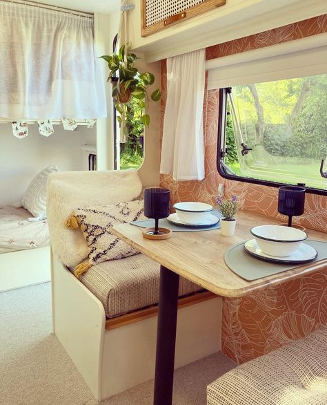 Couple revamp caravan on a budget Touring Caravan Makeover, Caravan Transformation, Caravan Upcycle, Static Caravan Interior Ideas, Cosy Caravan, Caravan Renovation Diy, Small Camper Interior, Caravan Conversion, Caravan Hacks