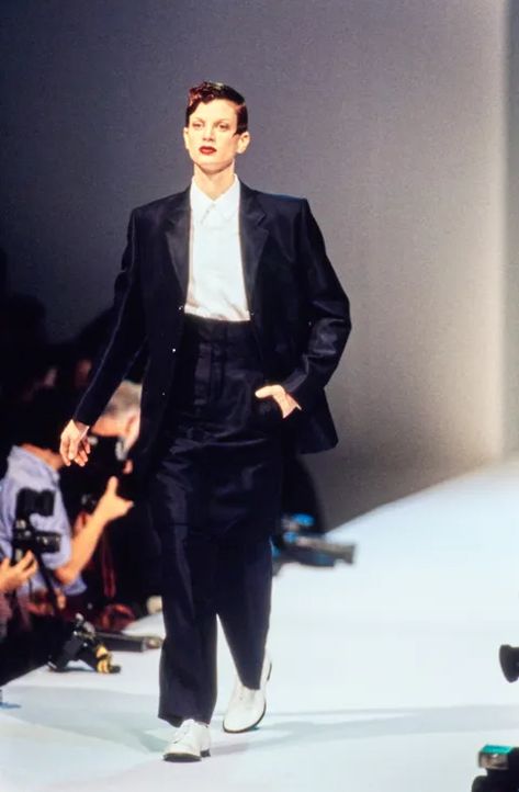 Kristen Mcmenamy, 90s Runway, Better Man, Rei Kawakubo, Womens Denim, Man Fashion, Gianni Versace, Fashion Show Collection, Japanese Fashion