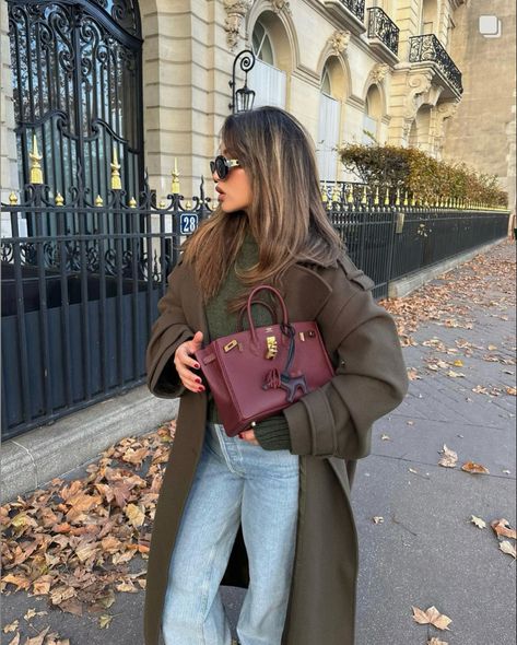 Adidas Samba Outfit Women, Adidas Samba Outfit, Samba Outfit, Burgundy Bag, Burgundy Outfit, City Woman, Girl Lifestyle, Fall Lookbook, Outfit Formulas