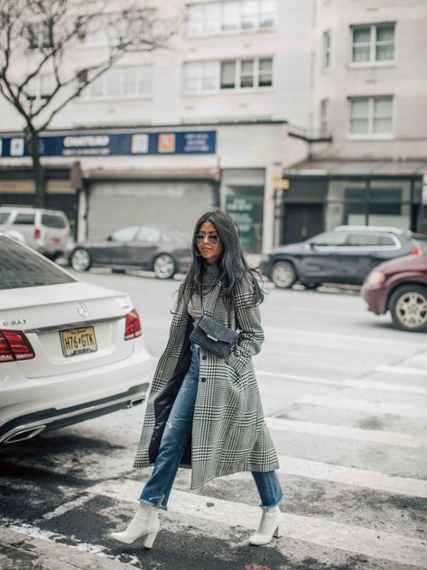 WHITE, RED OR GOLD White Ankle Boots Outfit, White Booties Outfit, Heels Boots Outfit, White Boots Outfit, Fall Boots Outfit, Winter Boots Outfits, Boots Outfit Ankle, White Ankle Boots, Booties Outfit