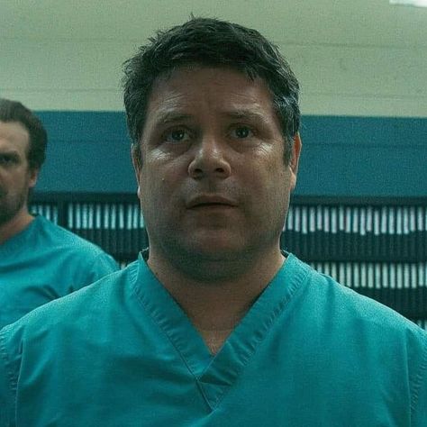 Sean Astin Stranger Things, Bob Newby Stranger Things, Personajes Stranger Things, Stranger Things Personajes, Bob Stranger Things, Bob Newby, Stranger Things Monster, Matthew Modine, Duffer Brothers