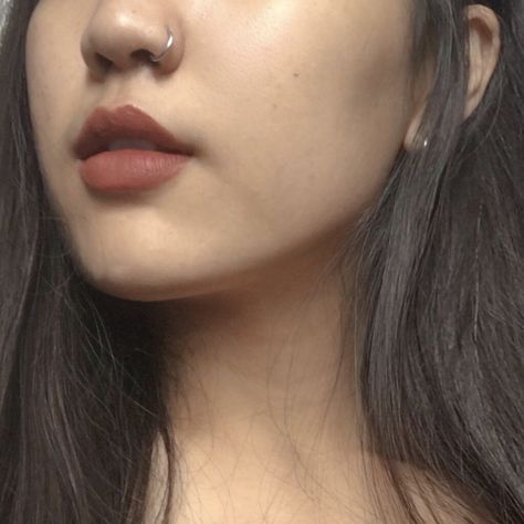 Nose Piercing Round Nose, Nose Ring Piercing Aesthetic, Nose Piercing Ring Aesthetic, Subtle Nose Piercing, Nose Ring For Round Face, Piercing For Round Face, Silver Nose Ring Aesthetic, Aesthetic Nose Piercing, Cute Nose Piercings Aesthetic