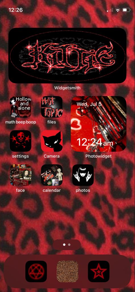 Mall Goth App Icons, Mall Goth Wallpaper Iphone, Mall Goth Background, Mall Goth Icons, Goth Homescreen, Mall Goth Wallpaper, Goth Stores, Y2k Mall Goth, Home Lock Screen