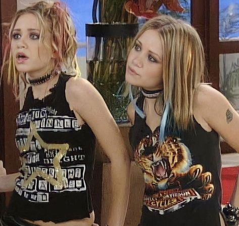 90s Rock Outfit, 2000s Rock Aesthetic, 2000s Rock Fashion, 90s Rock Aesthetic, Rock Aesthetic Outfits, 2000s Punk Aesthetic, Punk Rock Aesthetic, 2000s Rock, 00s Aesthetic