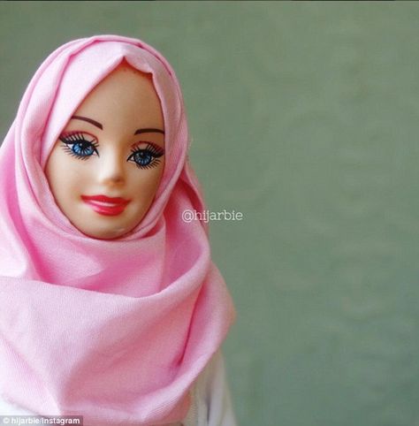 Barbie Inspo Outfits, Hijab Barbie, Outfits Muslim, Hijab Collection, Vintage Barbie Dolls, Islamic Fashion, Muslim Girls, Hijab Outfit, Vintage Barbie