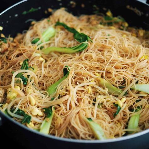 Bihun Goreng (Bee Hoon Goreng) (30-min. Recipe) - Christie at Home Pancit Recipe, Bihun Goreng, Vermicelli Recipes, Savory Rice, Vermicelli Noodles, Rice Vermicelli, Asian Kitchen, Savory Sauce, Noodle Dishes