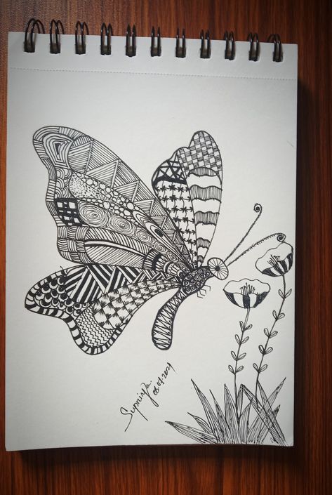 Deformasi Flora, Line Art Lesson, Zentangle Drawing, Butterfly Butterfly, Motif Batik, Art Journal Therapy, Ink Watercolor, Zentangle Drawings, Zentangle Art