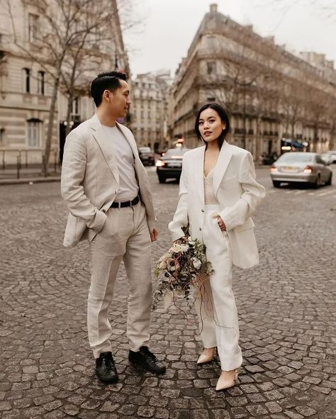 Oversized Suit, White Wedding Suit, Bridal Suits, Top Wedding Dress Designers, How To Juggle, Boho Earring, Photography Journey, Sophisticated Bride, White Suit