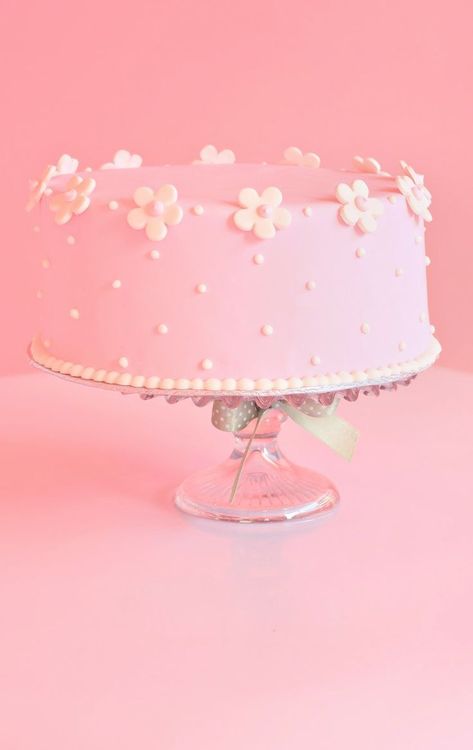 Baby Shower Pasta, Pink Birthday Cakes, Gateaux Cake, Photo Pictures, Fondant Flowers, How To Craft, Pretty Birthday Cakes, Pink Birthday, Pink Cake