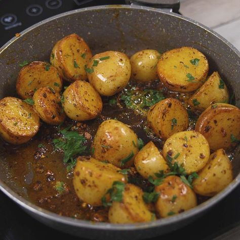 43M views · 424K reactions | After I discovered this recipe, I just want to eat potatoes like this! | After I discovered this recipe, I just want to eat potatoes like this! | By Recipes Learn | After I discovered this recipe, I only want to eat potatoes like this. For this recipe, we'll need 7 potatoes. Cut them in half. Tell me which recipe with potatoes you like to make the most. I would love to know your recipe. Add the potatoes in a pot. Cover them with water. Add salt to taste and let them cook for 15 minutes. In a pan, add butter, let it melt. Then add the potatoes and let them fry. And before I forget, tell me where you're watching us from so I can send you a big hug. Today's hug is for Ophelia Peggy Riss from Ghana. I'm happy that you are enjoying our recipes. Turn the potatoes to Recipes Learn Potatoes, Allo Tikki, Drink Video, Red Bliss Potatoes, How To Make Potatoes, Recipes Learn, Easy Potato Recipes, Rice Side Dishes, Potato Recipe