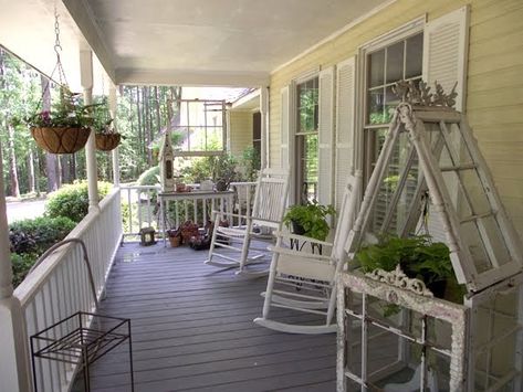 Modern Farmhouse Front Porch Decor, Modern Farmhouse Front Porch, Southern Front Porches, Farmhouse Front Porch Decor, Veranda Design, Farmhouse Porch Decor, Magazine Spread, Farmhouse Patio, Building A Porch