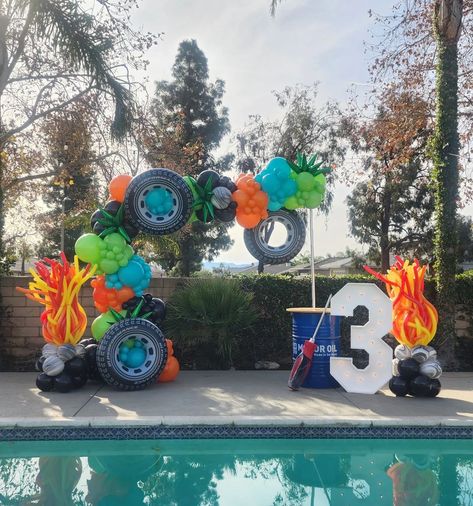 Monster truck, Dirty 3rd birthday!! 🚛 #balloontip #balloonartist #ballooondecor #balloondecorations #balloondecorideas #balloondecorations … | Instagram Monster Truck Party Balloons, Monster Truck Balloon Decor, Monster Jam Balloons, Monster Truck Birthday Balloon Arch, Monster Truck Birthday Balloons, Megalodon Monster Truck Birthday Party, Megladon Monster Truck Birthday Party, Monster Truck Birthday Backdrop, Monster Jam Balloon Arch