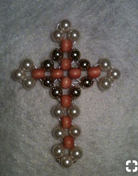 Beaded Crosses, Beaded Angels, Cross Crafts, Bead Charms Diy, Christmas Bead, Beaded Cross, Beaded Crafts, Beaded Jewelry Patterns, Beaded Ornaments