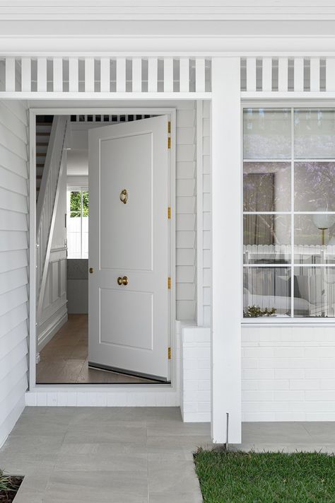 Hamptons Facade — Zephyr + Stone Hamptons Style Front Door, Hamptons House Facade, Hamptons Front Door, Hamptons Home Exterior, Hamptons Exterior, Hamptons Facade, Modern Hamptons Style, Hamptons House Exterior, Hampton Homes