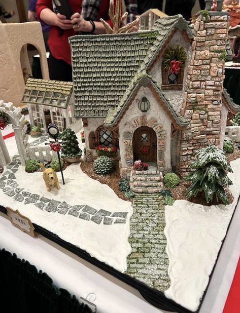 Cool Gingerbread Houses, Penguin Cakes, Holiday Baking Recipes, Gingerbread House Decorations, Christmas Gingerbread House, Garden Rose, December 12, Christmas House, Christmas Gingerbread