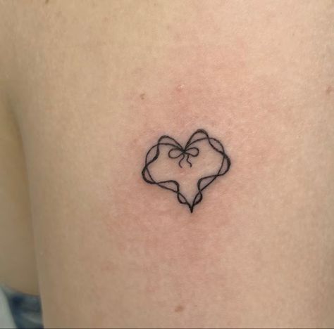 Soft Goth Tattoo, Coquette Heart Tattoo, Mini Heart Tattoo, Small Bow Tattoos, Strawberry Shortcake Tattoo, Coquette Tattoo, Kawaii Tattoos, Button Tattoo, Grunge Tattoo