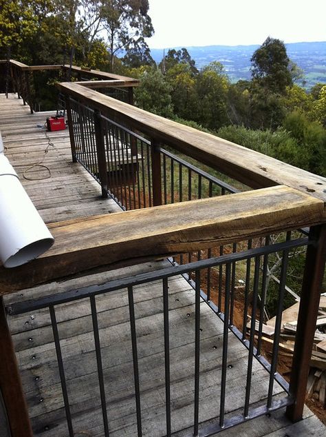 Balustrade Ideas Outdoor Balconies, Black Exterior Railing, Balcony Balustrade Ideas, Balcony Railings Exterior, Balustrade Design Outdoor, Rustic Deck Railing Ideas, House Railings Outdoor, Rustic Deck Railing, Steel Balcony Railing Design