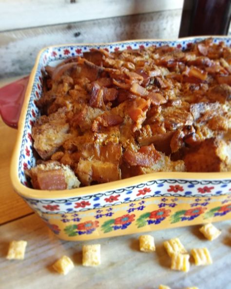 Captain Crunch French Toast, Crumble Recipes, Crockpot French Toast, Casserole With Bacon, Captain Crunch, French Toast Waffles, Small Bites Appetizers, Thanksgiving Brunch, Crunch Recipe