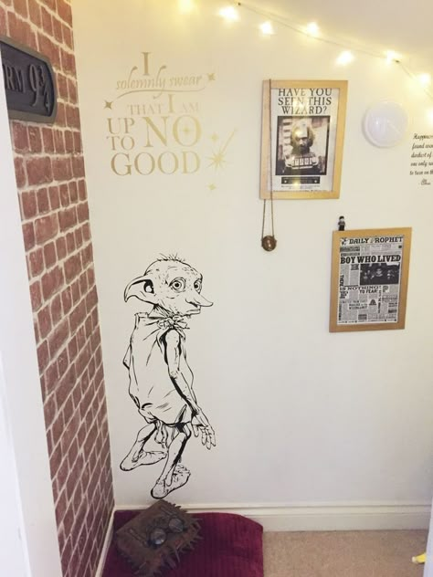 Harry Potter Cupboard, Harry Potter Closet, Harry Potter Weihnachten, Cupboard Under The Stairs, Harry Potter Bathroom, Harry Potter Bedroom Decor, Citate Harry Potter, Stile Harry Potter, Glume Harry Potter