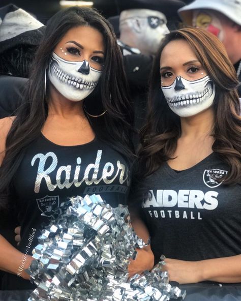 👯💀💀💀💀💀👯 on Instagram: “LET’S GOOOOOOO!!! Get your game faces on for Raiders home opener on MNF, baby! 🏴‍☠️💀💀🏴‍☠️ Face paint 🎨 by me😊 (took 1.5 hours each)…” Fan Face Paint, Football Makeup, Raiders Cheerleaders, Oakland Raiders Fans, Raiders Wallpaper, Raiders Girl, Oakland Raiders Football, Oakland A’s, Raiders Football