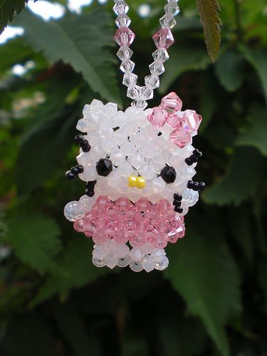 Hello Kitty by Beadwork by Sian, via Flickr. maybe I can learn how to for my little girl Crystal Beads Diy Ideas, Seed Bead Hello Kitty, Perler Bead Charms, Hello Kitty Beads, Beaded Hello Kitty, Beaded Critters, Hello Kitty Charm, Bead Animals, Diy Hello Kitty