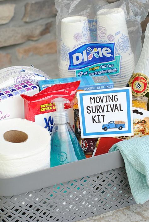 Moving Survival Kit-Cute and helpful gift for someone who is moving Moving Survival Kit, Moving Gift Basket, Homemade Gifts For Friends, Moving Kit, Survival Kit Gifts, Moving Gift, Survival Supplies, Smen, Moving Gifts