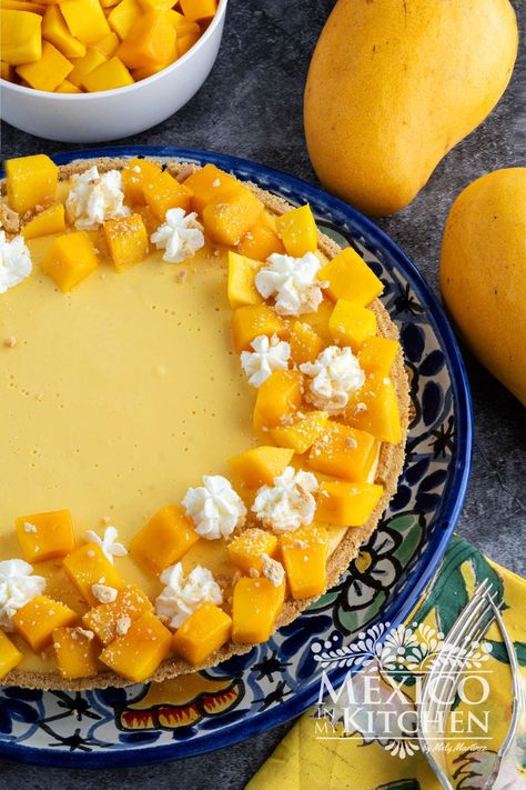 No-Bake Mango Pie Recipe Mango Pie Recipe, Mango Pie, Pie From Scratch, Pie Crust Designs, Mango Dessert, Condensed Milk Recipes, Rican Food, Frozen Pie, Mexican Dessert