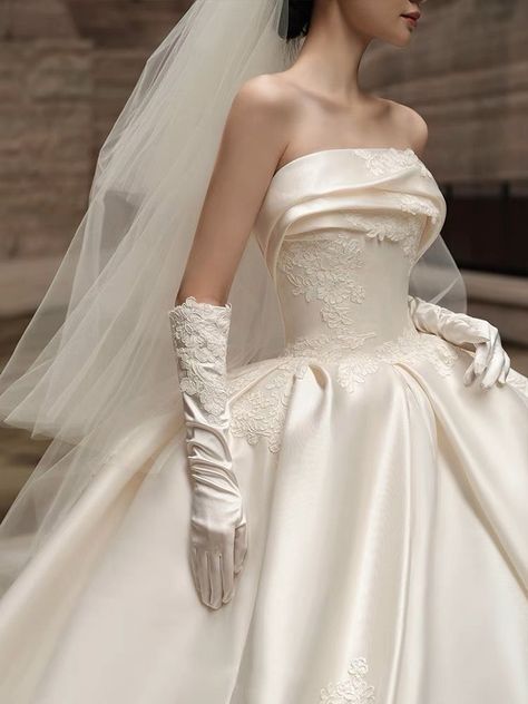 Wedding Dress With Gloves, Pretty Wedding Dresses, Fancy Wedding Dresses, White Wedding Dress, Wedding Dress Train, Dream Wedding Ideas Dresses, Backless Wedding, Evening Dresses For Weddings, Satin Wedding Dress