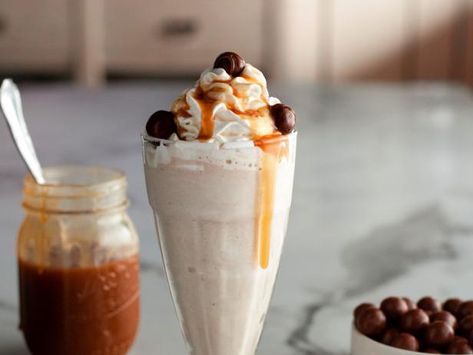 Coffee Milkshake Recipe, Root Beer Float Recipe, Food Network Recipes Pioneer Woman, Ree Drummond Recipes, Malted Milk Balls, Float Recipes, Coffee Milkshake, Beer Float, Malted Milk