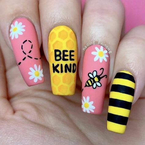 Bee Nail Designs, Bumble Bee Nails, Bee Nails, Animal Print Nails Art, April Nails, Animal Nail Art, Sunflower Nails, Nail Design Inspiration, Animal Nails